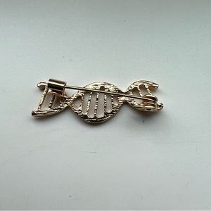 DNA pin perfect for medical professionals